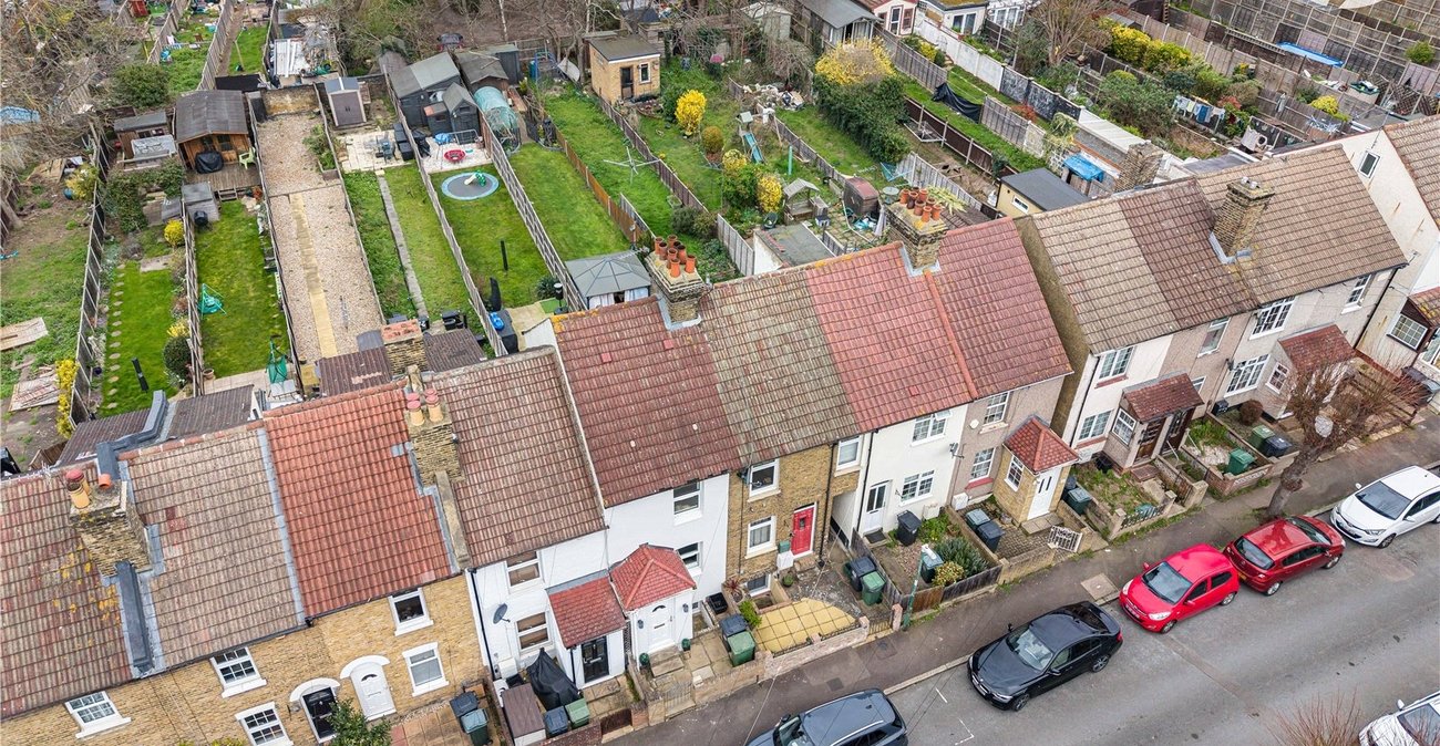 2 bedroom house for sale in Dartford | Robinson Jackson