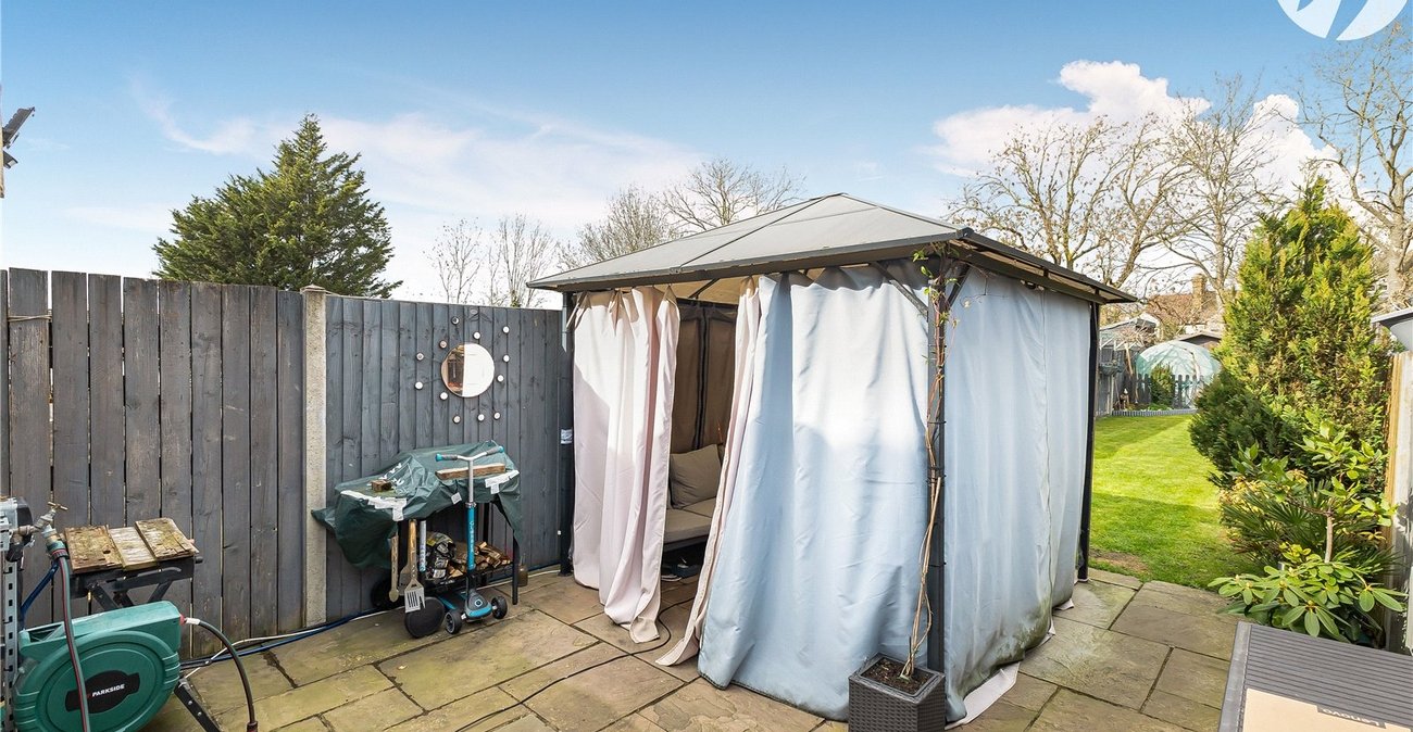 2 bedroom house for sale in Dartford | Robinson Jackson