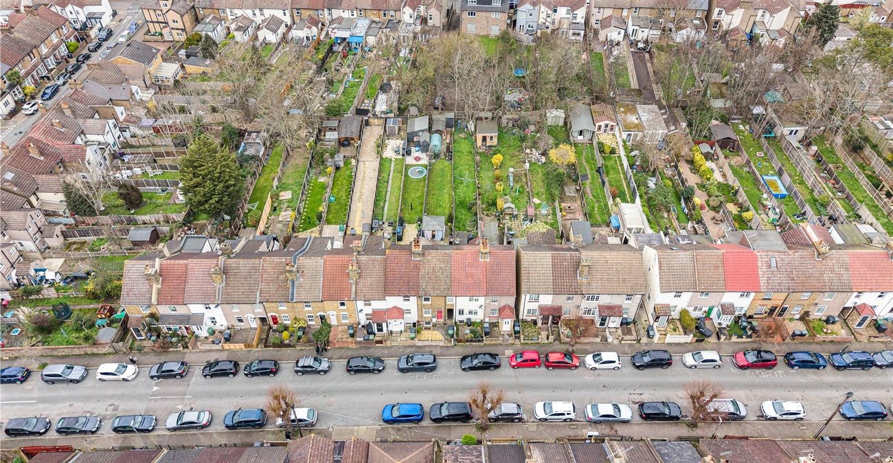 2 bedroom house for sale in Dartford | Robinson Jackson