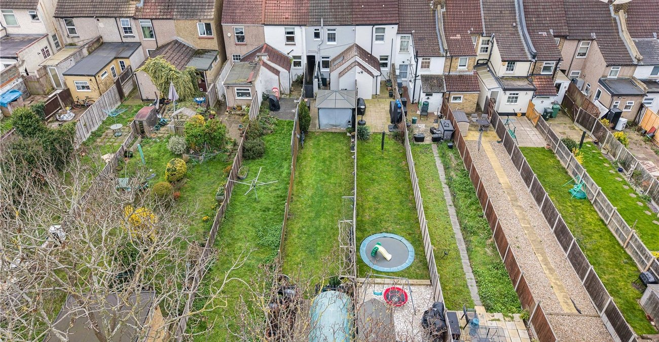 2 bedroom house for sale in Dartford | Robinson Jackson