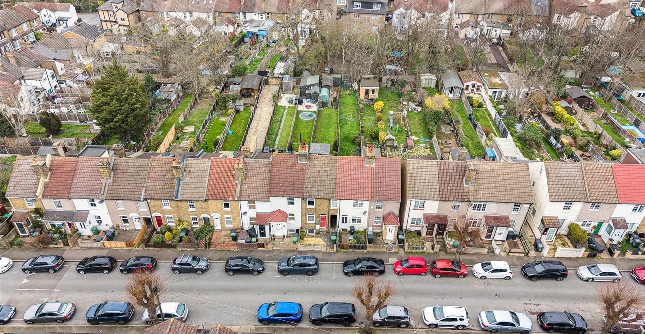 2 bedroom house for sale in Dartford | Robinson Jackson