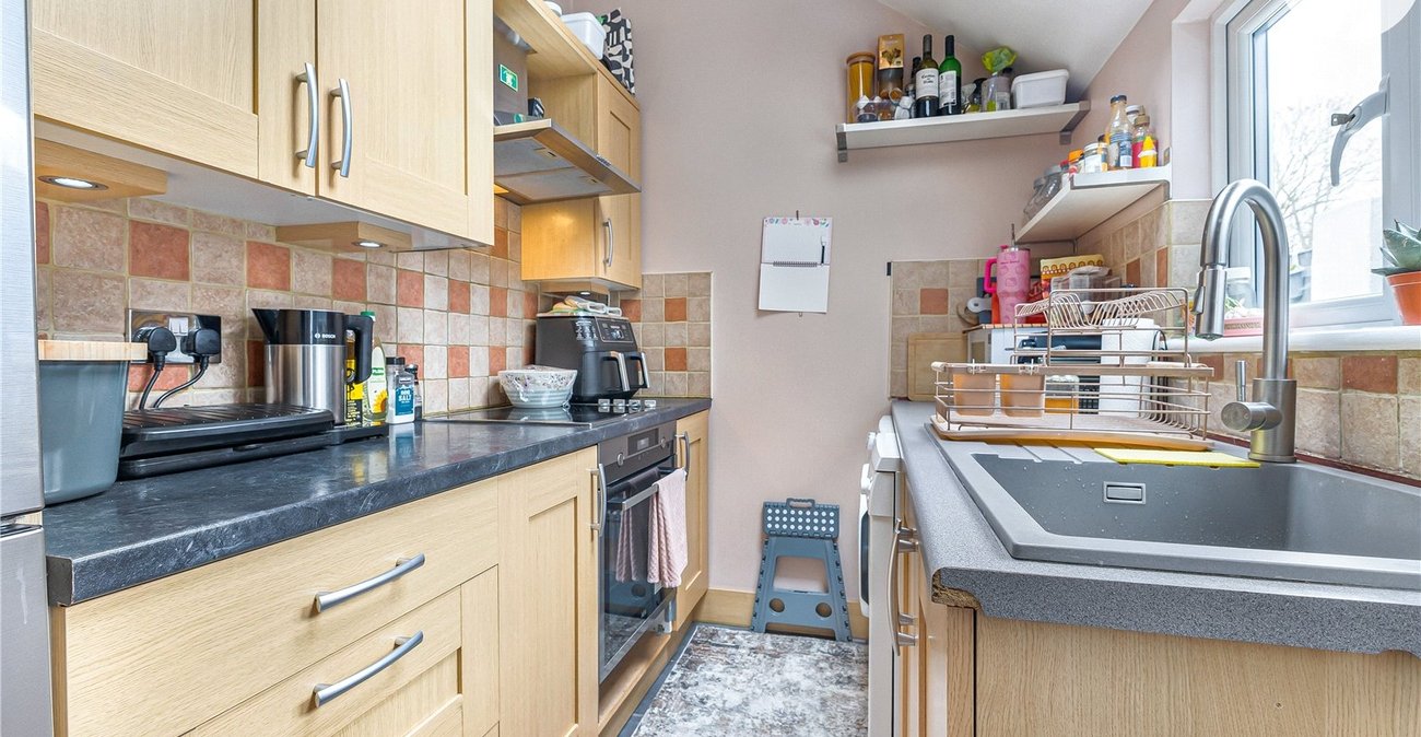 2 bedroom house for sale in Dartford | Robinson Jackson