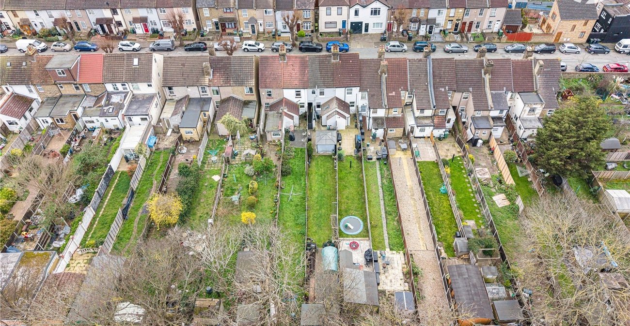 2 bedroom house for sale in Dartford | Robinson Jackson