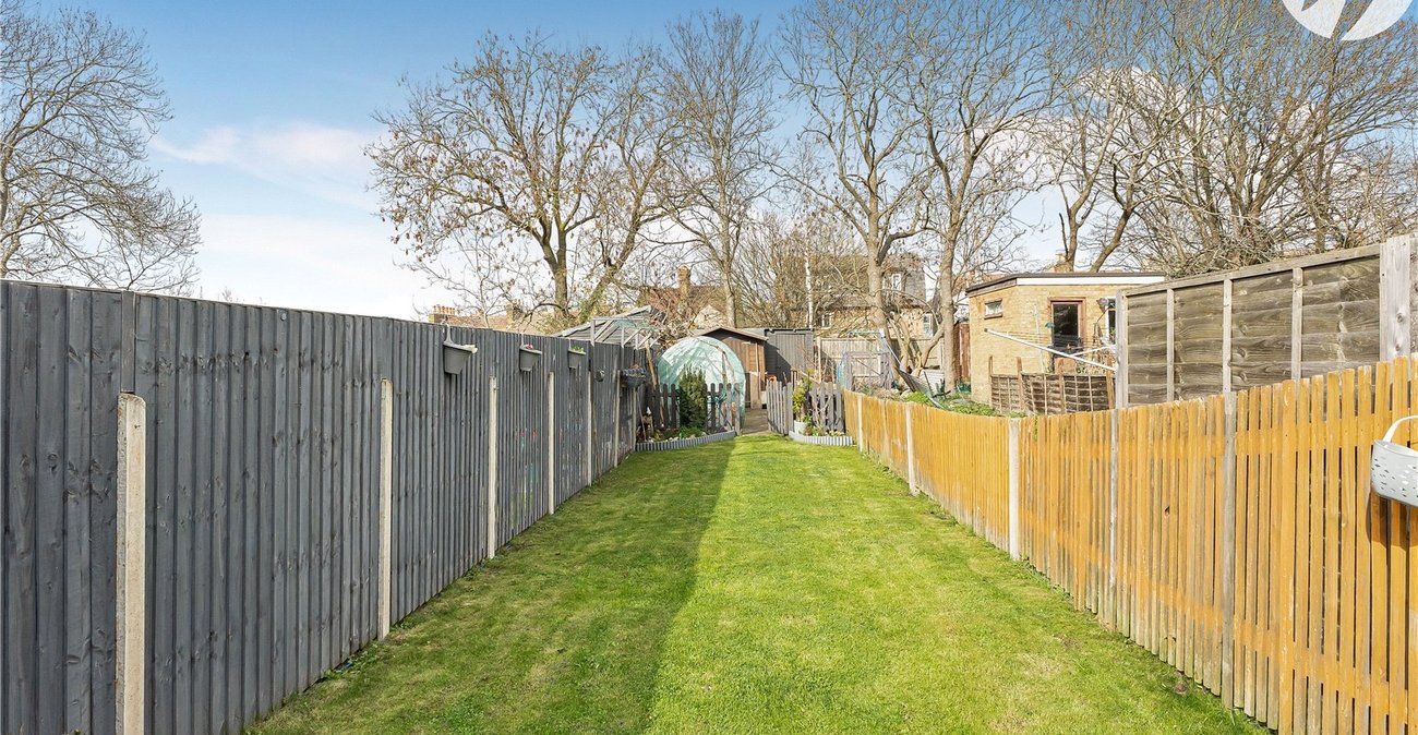 2 bedroom house for sale in Dartford | Robinson Jackson