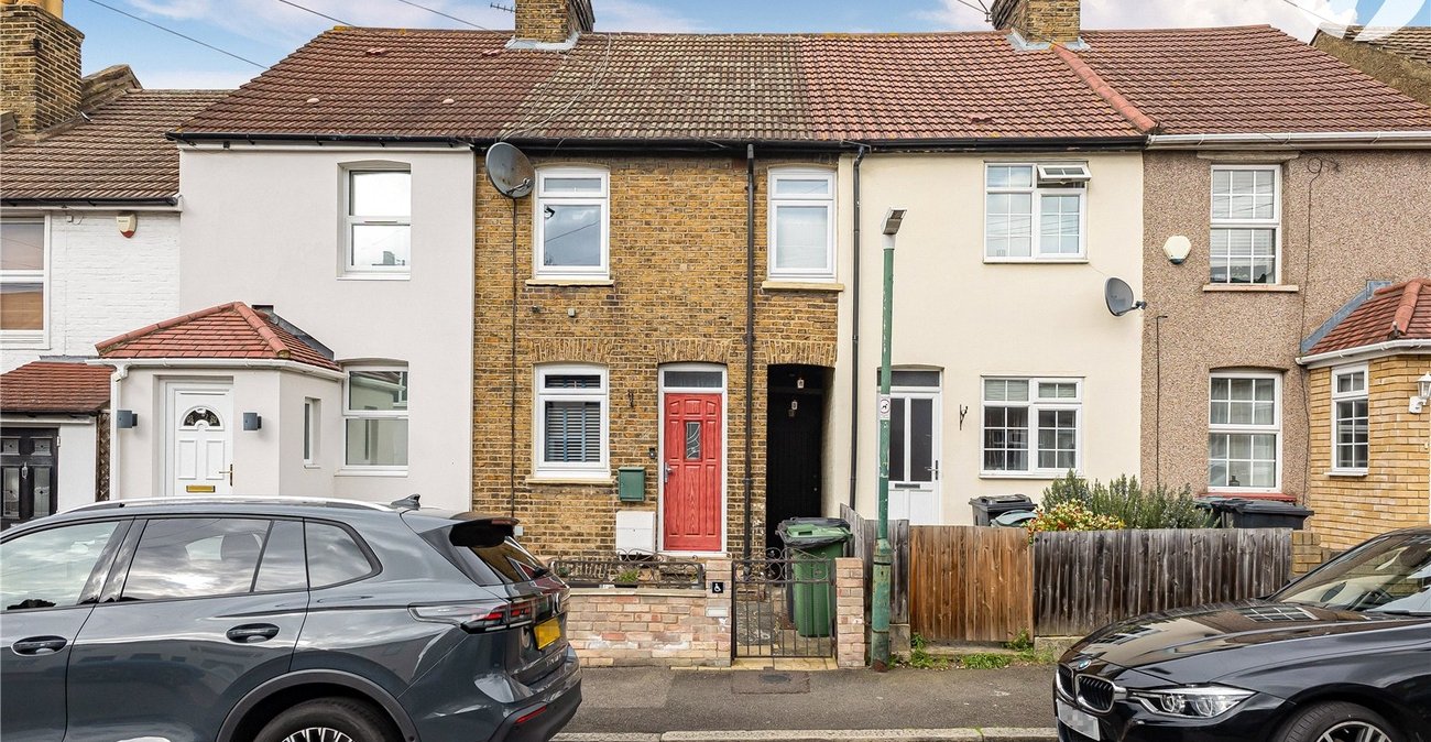 2 bedroom house for sale in Dartford | Robinson Jackson