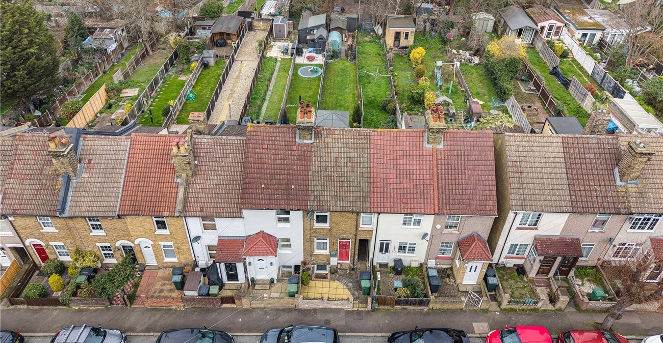 2 bedroom house for sale in Dartford | Robinson Jackson