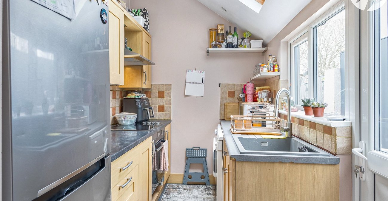 2 bedroom house for sale in Dartford | Robinson Jackson