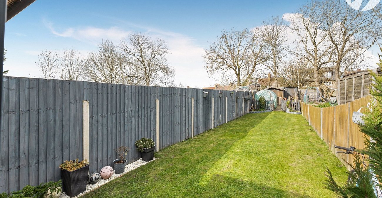 2 bedroom house for sale in Dartford | Robinson Jackson