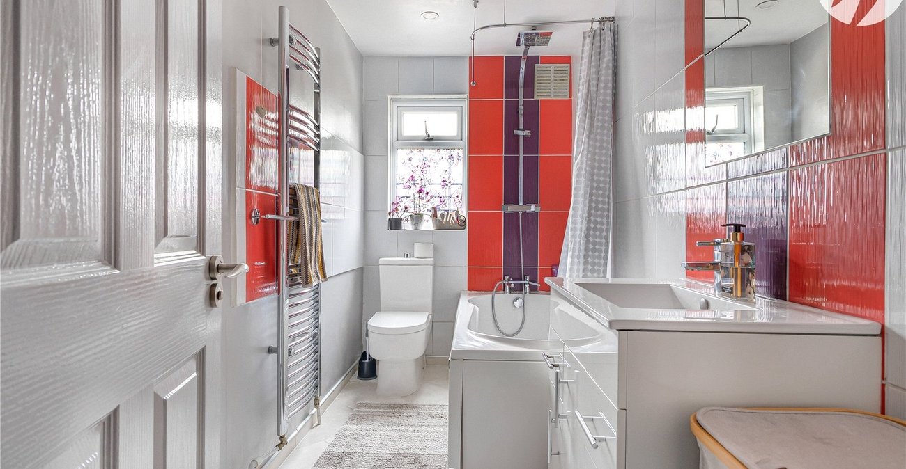 2 bedroom house for sale in Dartford | Robinson Jackson