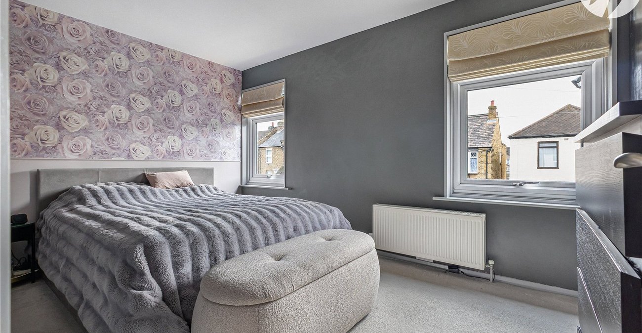 2 bedroom house for sale in Dartford | Robinson Jackson