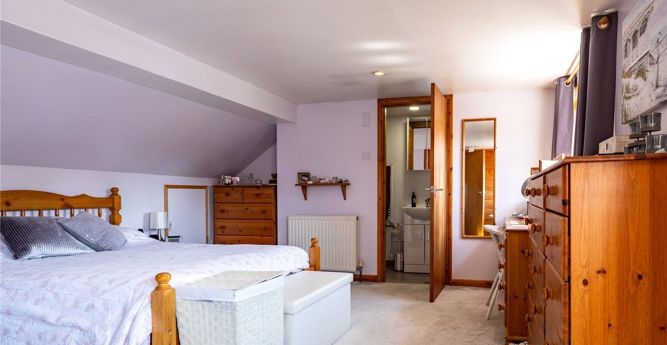 4 bedroom house for sale in Newington | Robinson Michael & Jackson