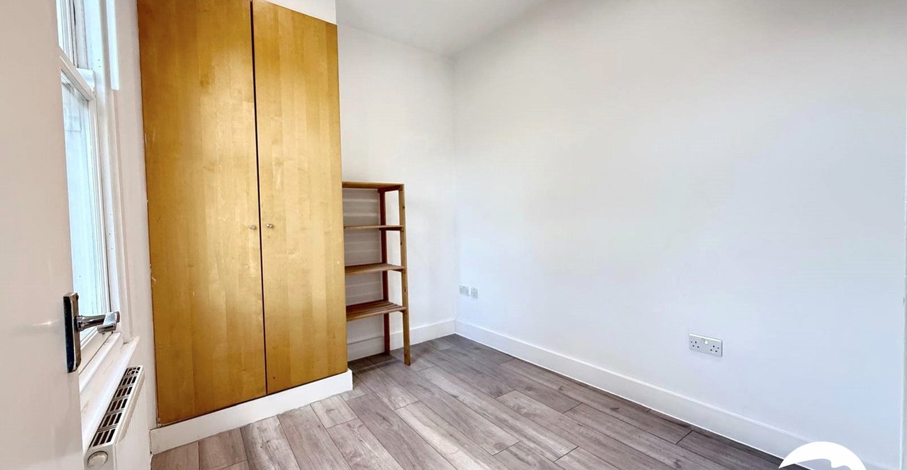 1 bedroom property for sale in London | Robinson Jackson