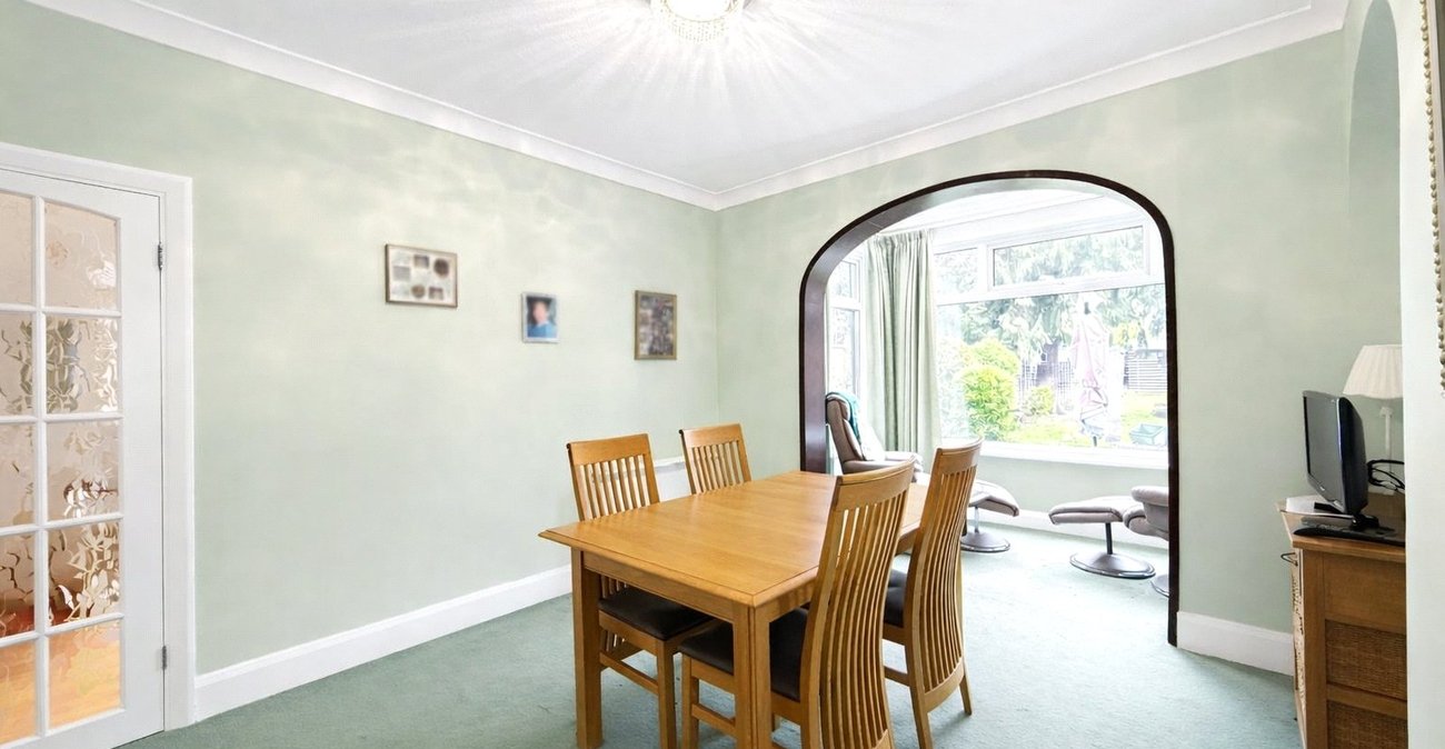 3 bedroom house for sale in London | Robinson Jackson