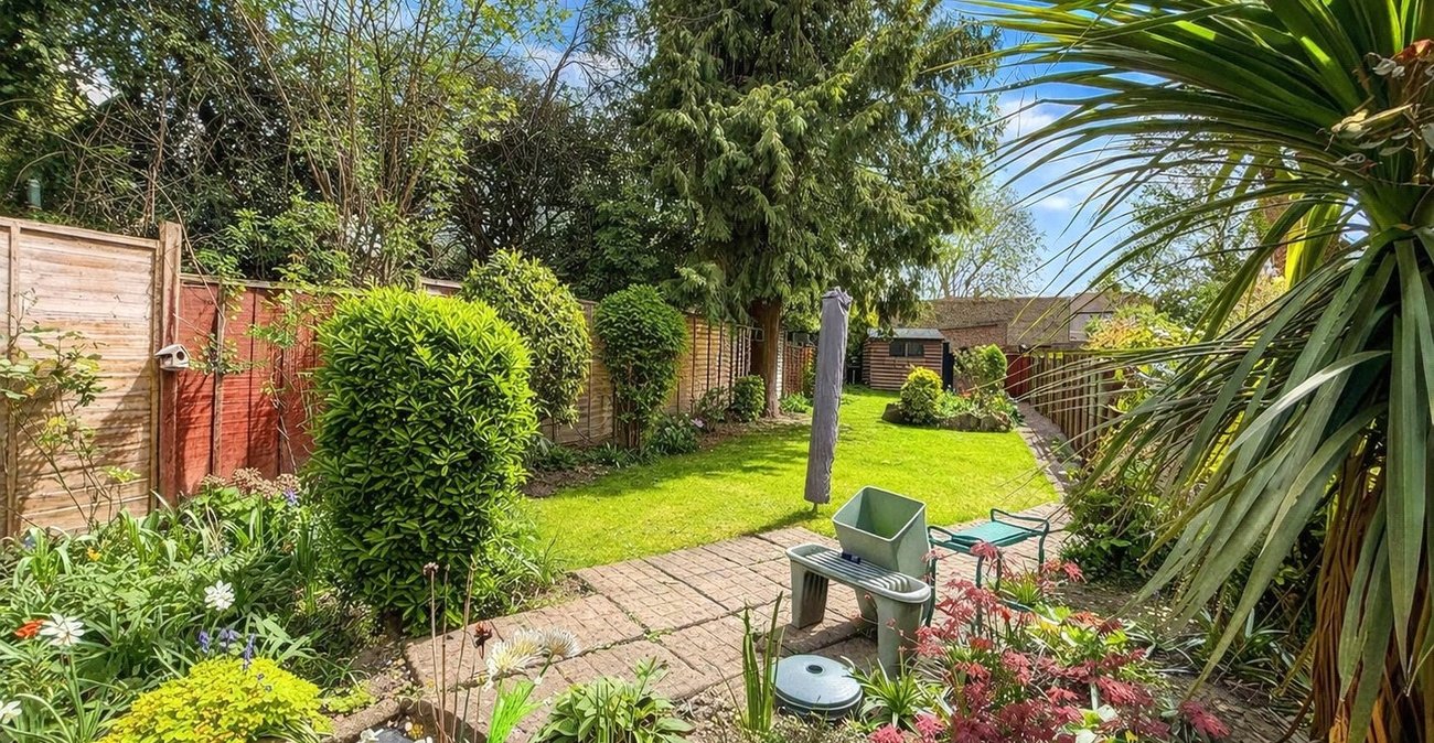 3 bedroom house for sale in London | Robinson Jackson