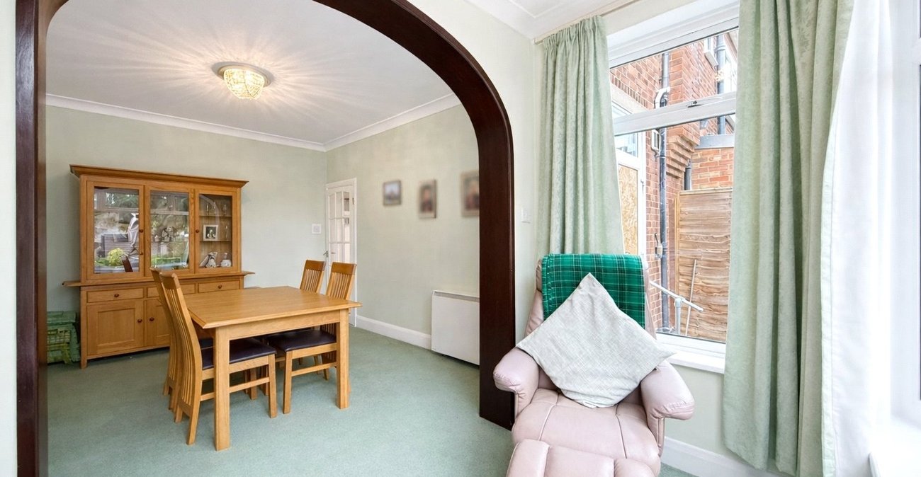 3 bedroom house for sale in London | Robinson Jackson