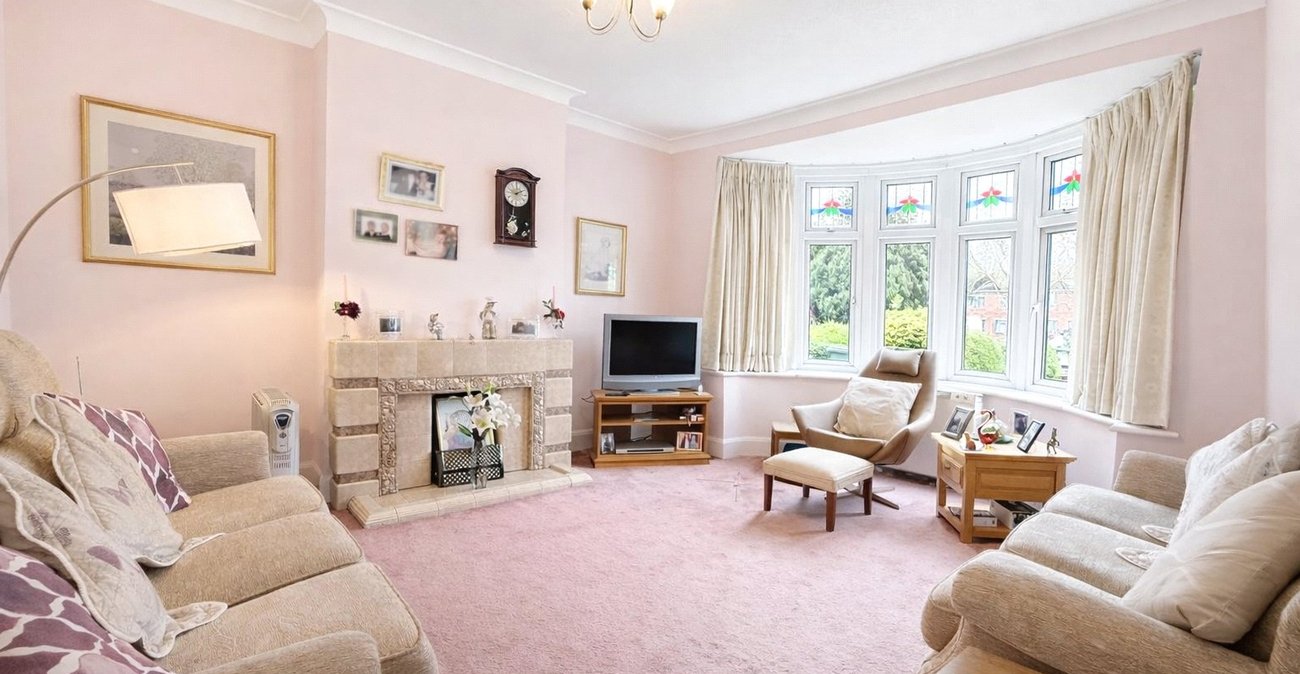 3 bedroom house for sale in London | Robinson Jackson