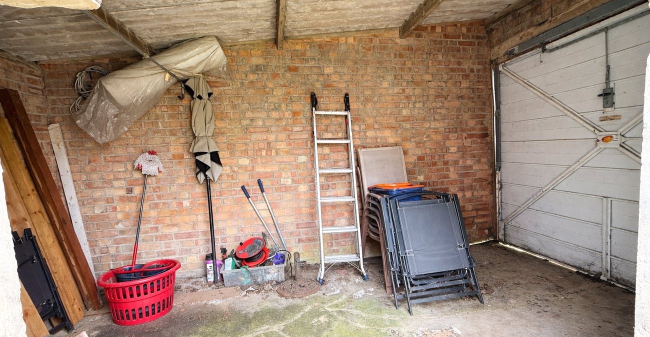 3 bedroom house for sale in London | Robinson Jackson