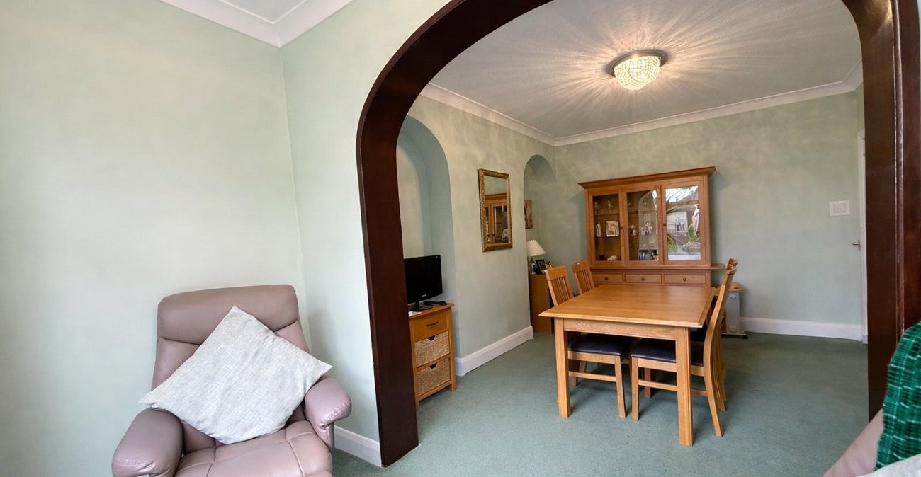 3 bedroom house for sale in London | Robinson Jackson