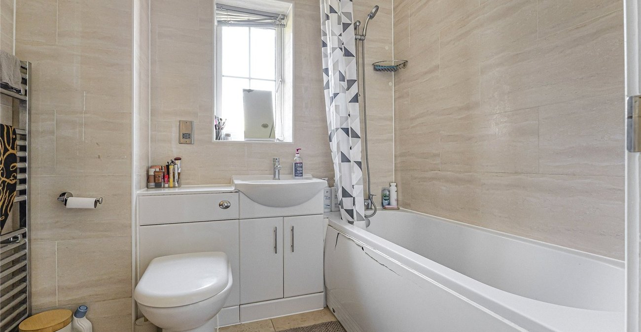 3 bedroom property for sale in Rochester | Robinson Michael & Jackson