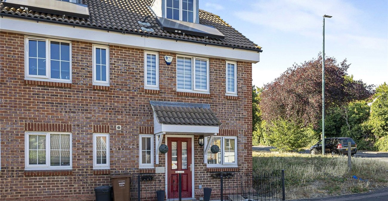 3 bedroom property for sale in Rochester | Robinson Michael & Jackson