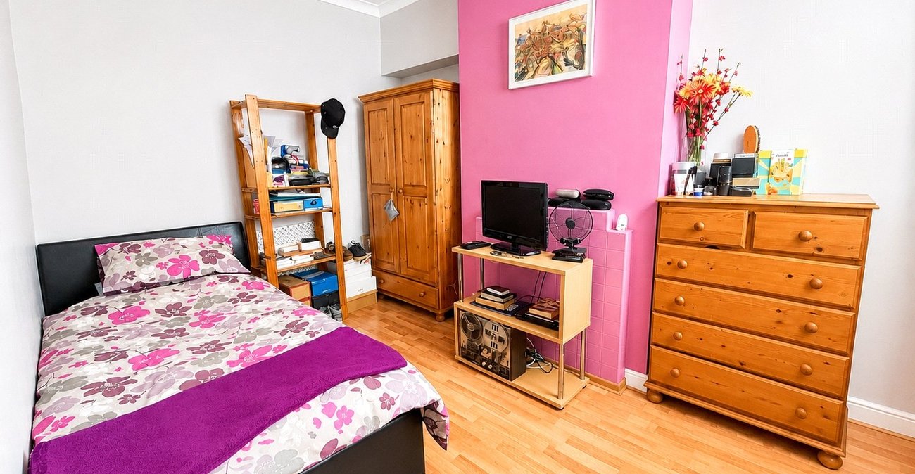 2 bedroom house for sale in Brockley | Robinson Jackson
