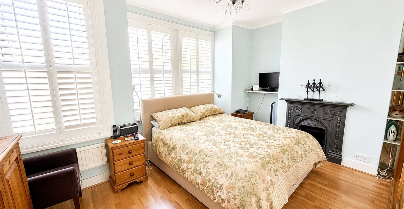 2 bedroom house for sale in Brockley | Robinson Jackson