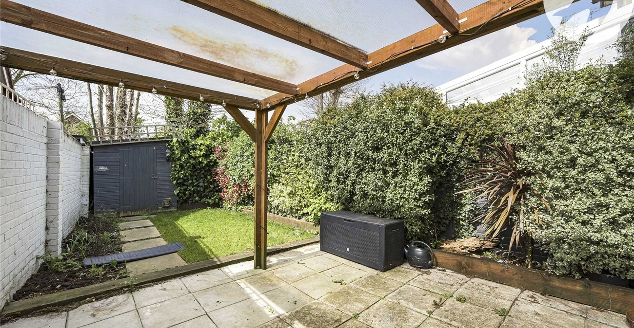 2 bedroom house for sale in Swanscombe | Robinson Jackson