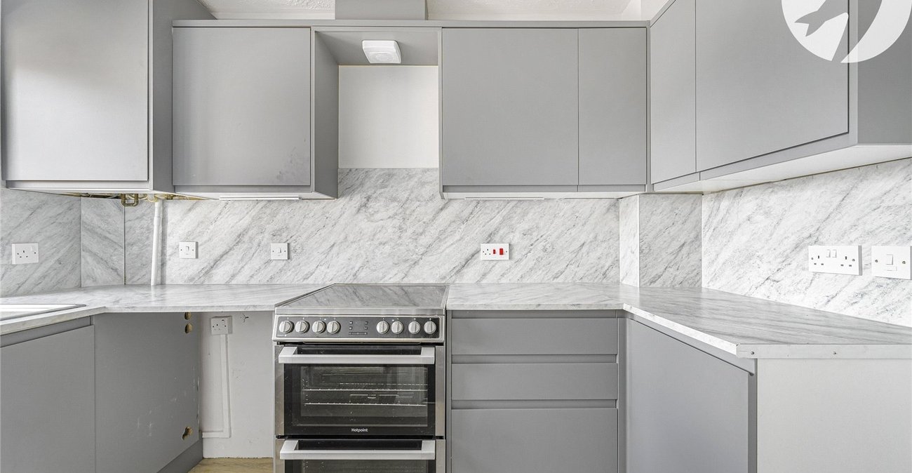 2 bedroom house for sale in Swanscombe | Robinson Jackson