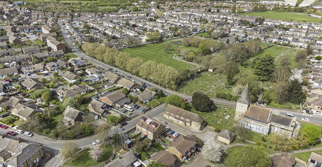 2 bedroom house for sale in Swanscombe | Robinson Jackson