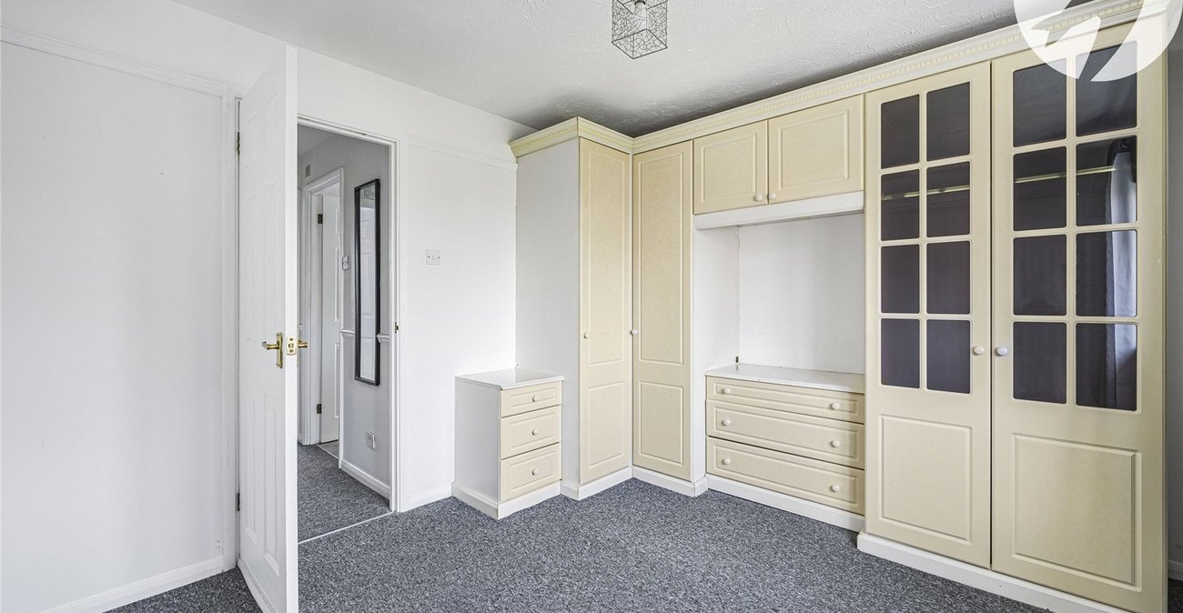 2 bedroom house for sale in Swanscombe | Robinson Jackson