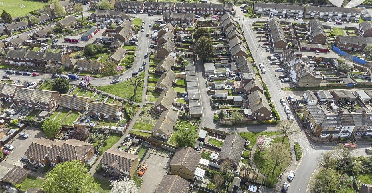 2 bedroom house for sale in Swanscombe | Robinson Jackson