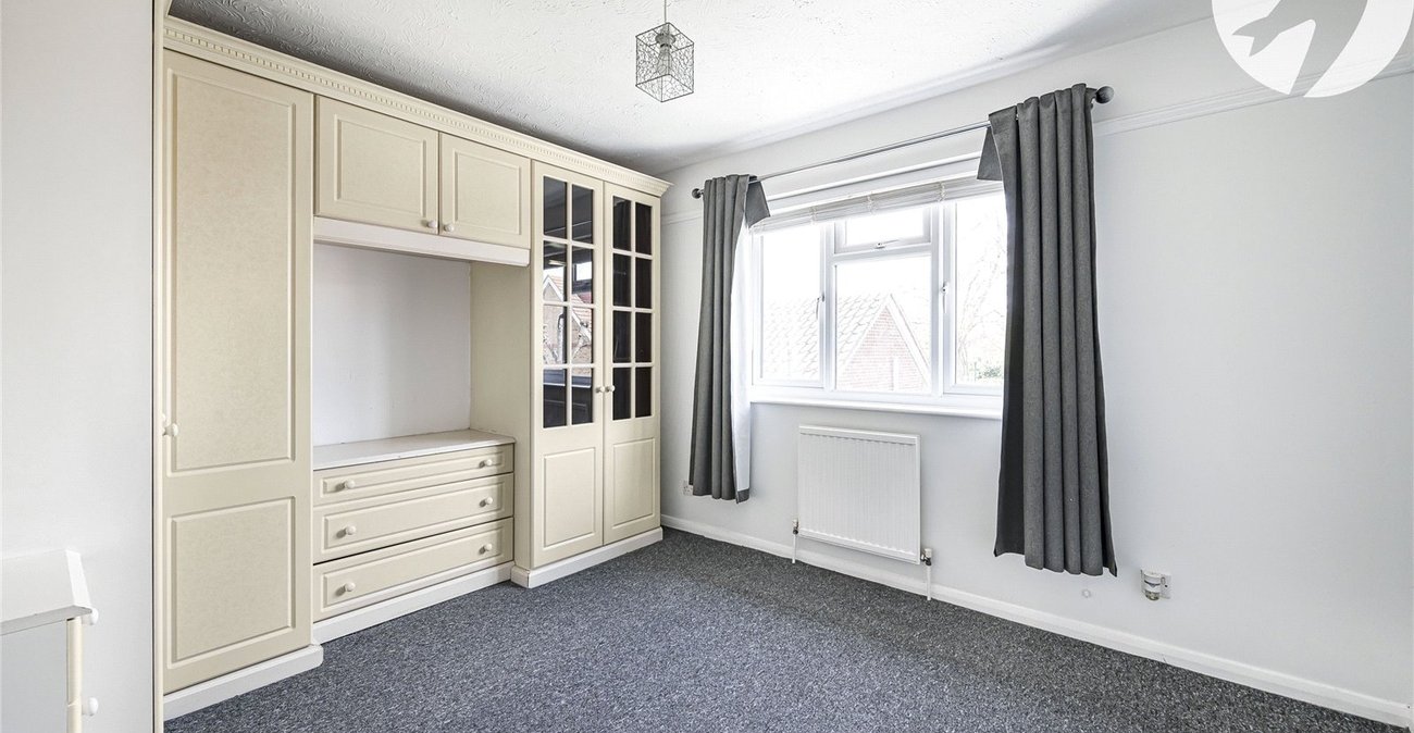 2 bedroom house for sale in Swanscombe | Robinson Jackson