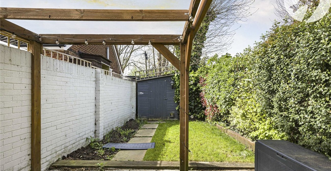 2 bedroom house for sale in Swanscombe | Robinson Jackson