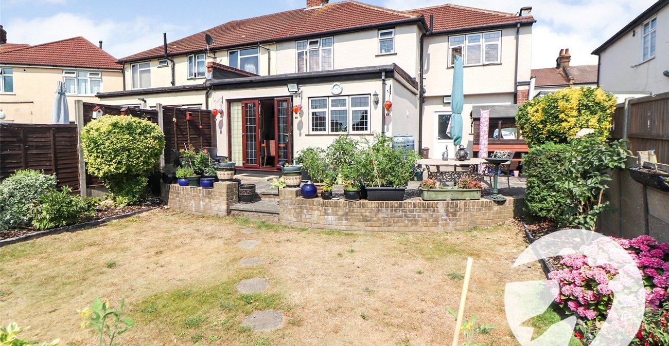 4 bedroom house for sale in Erith | Robinson Jackson