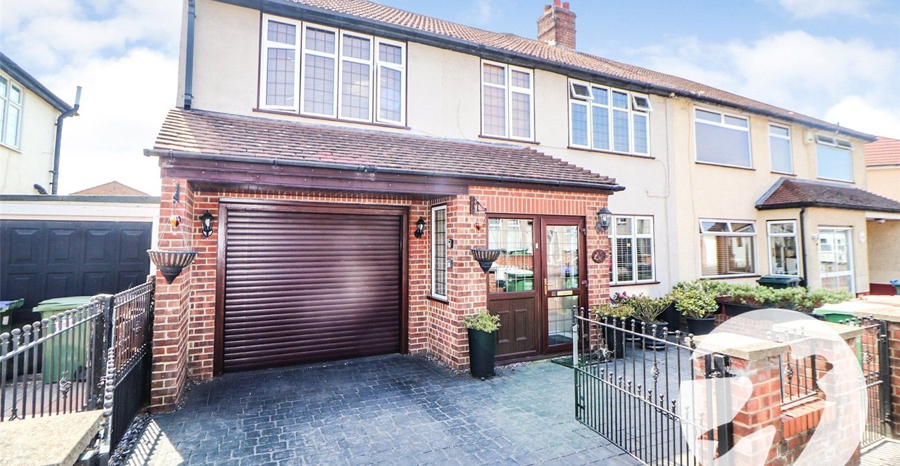 4 bedroom house for sale in Erith | Robinson Jackson