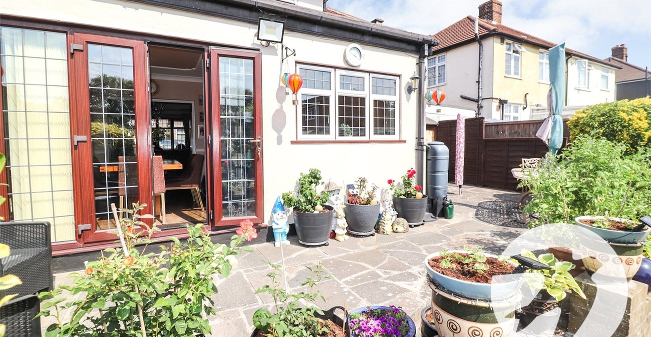 4 bedroom house for sale in Erith | Robinson Jackson