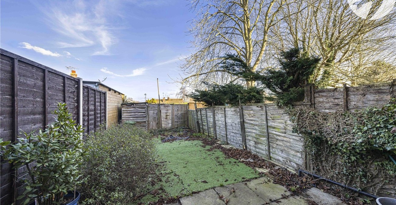 2 bedroom house for sale in Swanscombe | Robinson Jackson