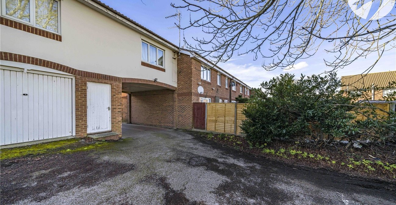 2 bedroom house for sale in Swanscombe | Robinson Jackson