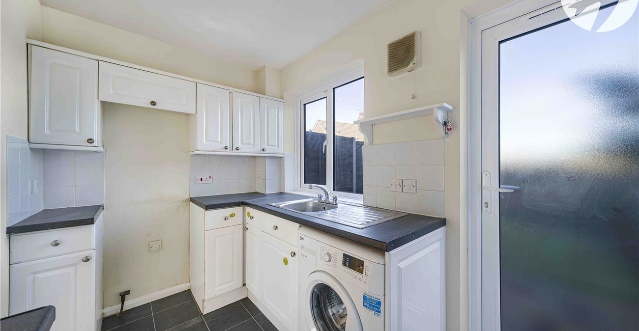 2 bedroom house for sale in Swanscombe | Robinson Jackson