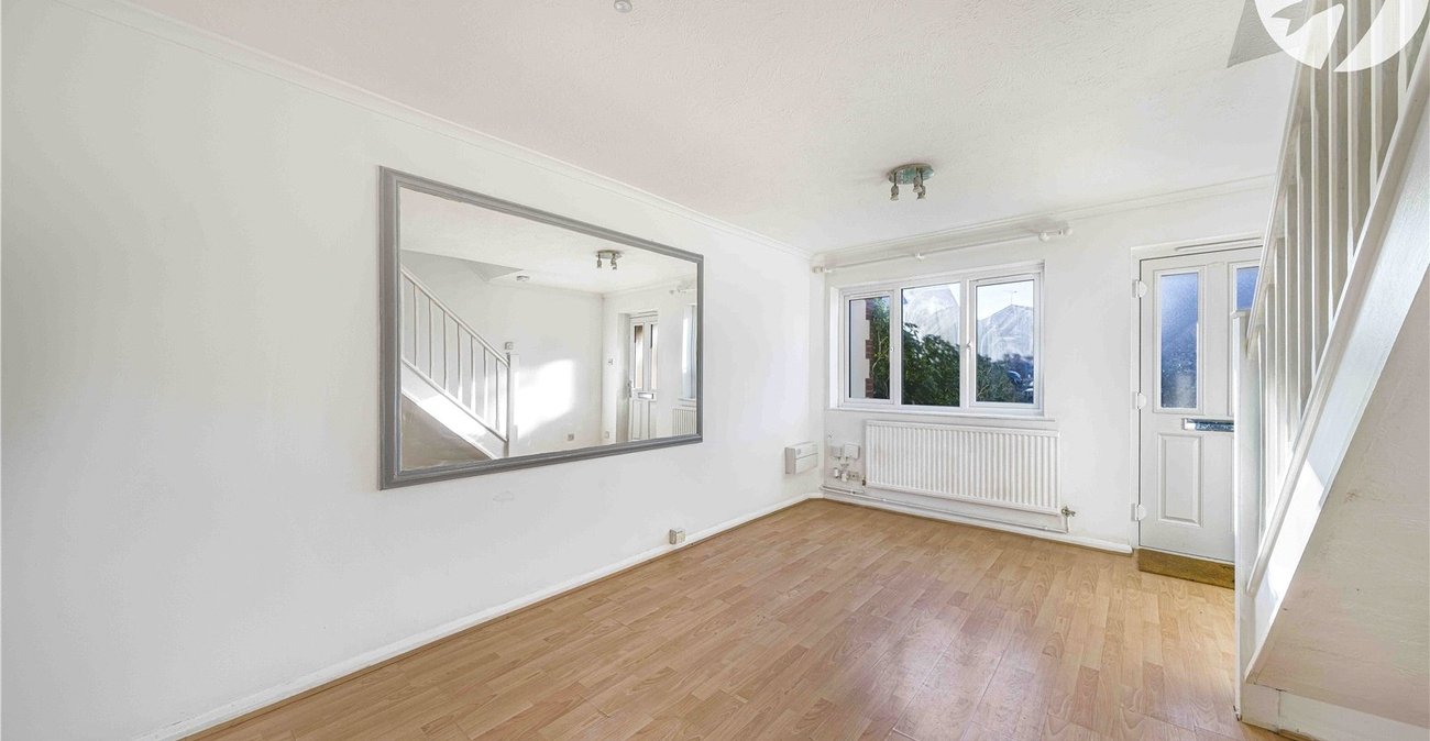 2 bedroom house for sale in Swanscombe | Robinson Jackson