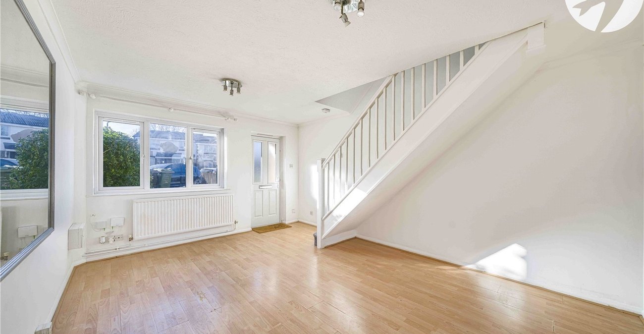 2 bedroom house for sale in Swanscombe | Robinson Jackson