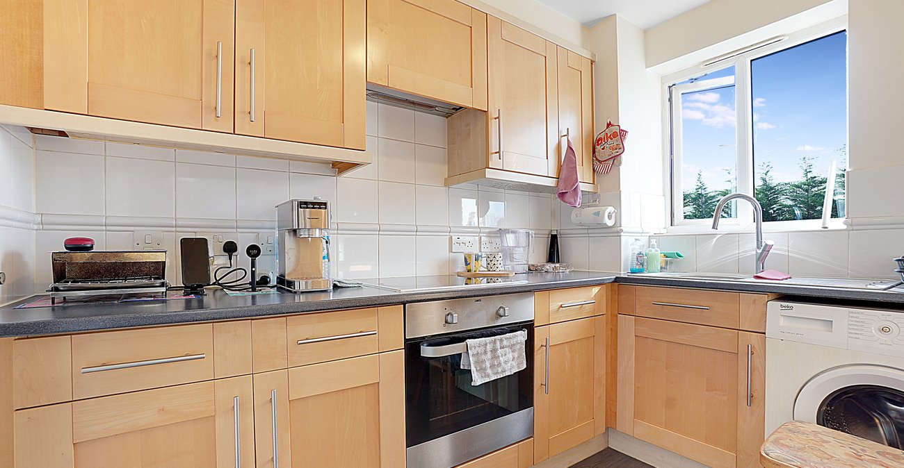 2 bedroom property for sale in Maidstone | Robinson Michael & Jackson