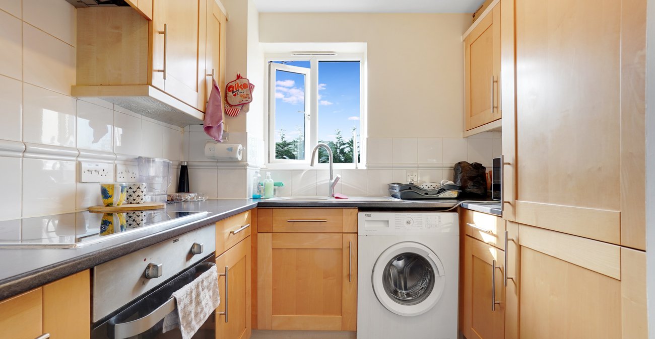 2 bedroom property for sale in Maidstone | Robinson Michael & Jackson