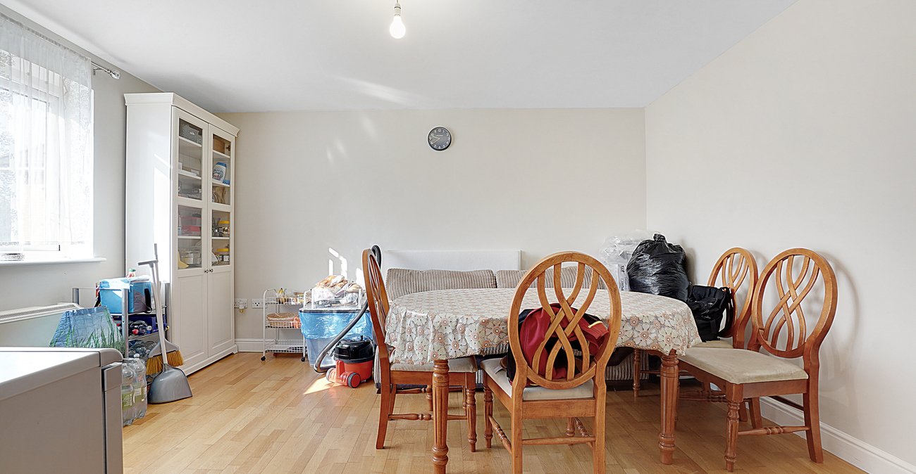 2 bedroom property for sale in Maidstone | Robinson Michael & Jackson