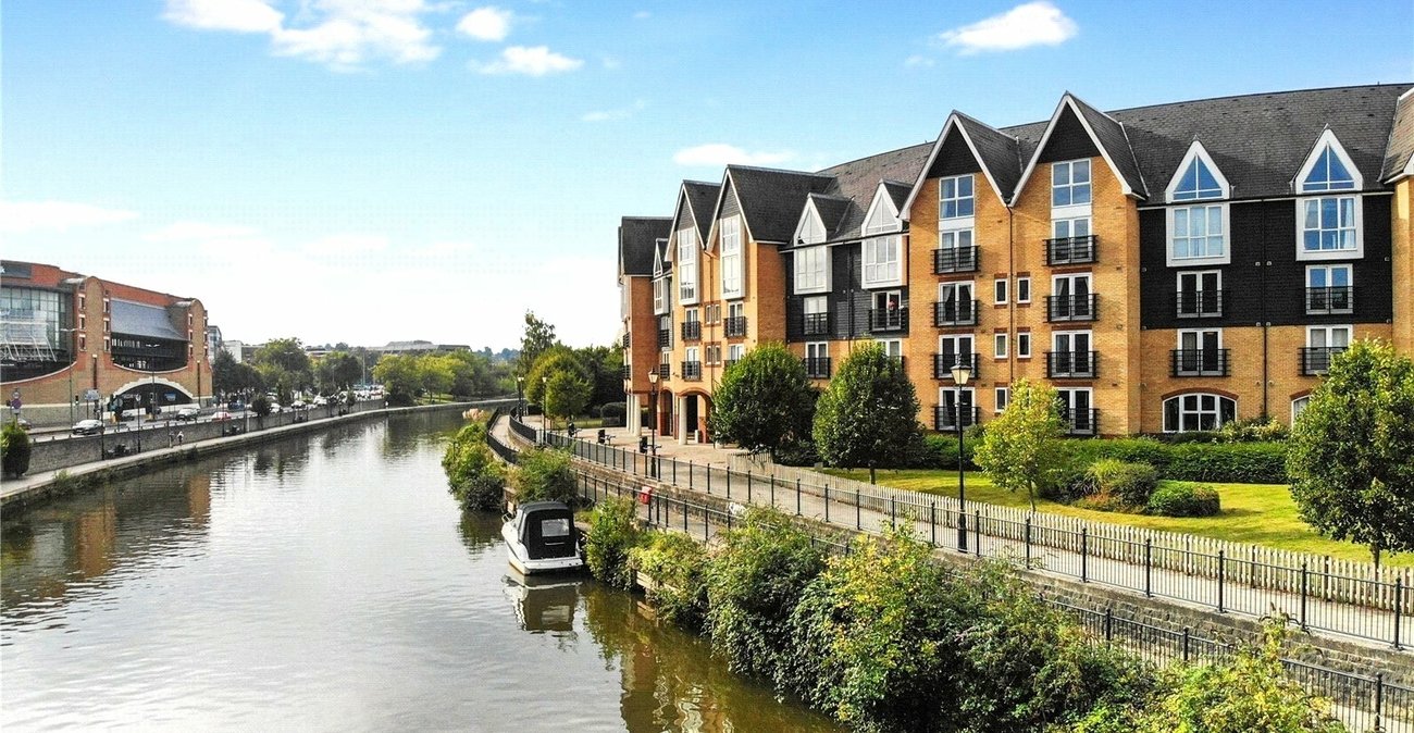 2 bedroom property for sale in Maidstone | Robinson Michael & Jackson