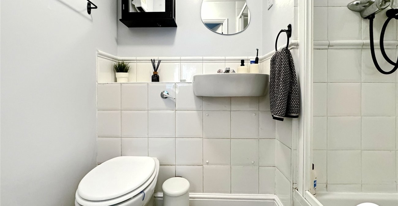 2 bedroom property for sale in Maidstone | Robinson Michael & Jackson