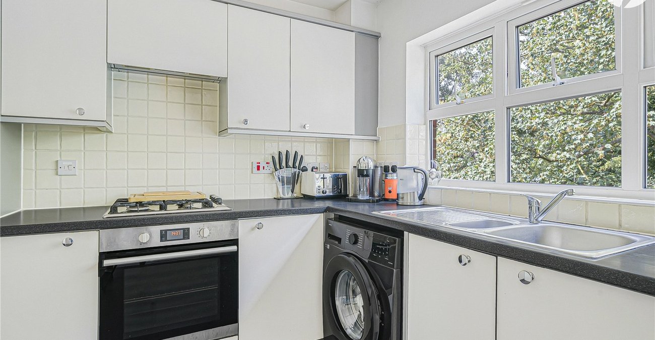 2 bedroom property for sale in Dartford | Robinson Jackson