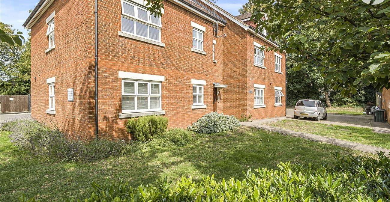 2 bedroom property for sale in Dartford | Robinson Jackson