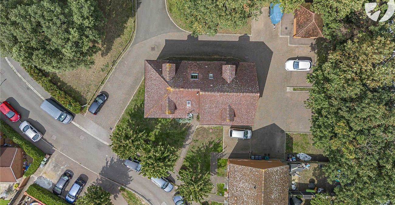 2 bedroom property for sale in Dartford | Robinson Jackson