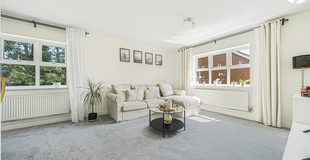 2 bedroom property for sale in Dartford | Robinson Jackson